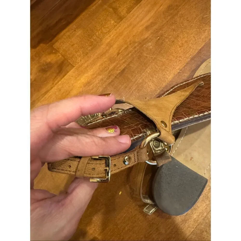 Woman’s well loved Sam Edelman sandals size 8